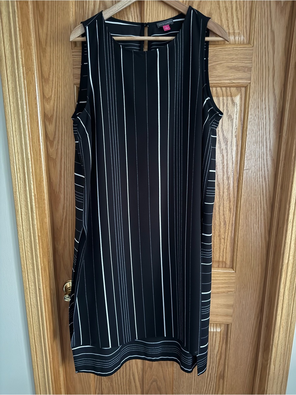 Vince Camuto Black Sleeveless Vertical Stripe Shift Dress